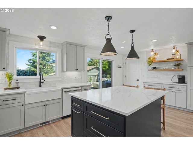 4918 VIEWCREST Rd S, Salem, OR 97302