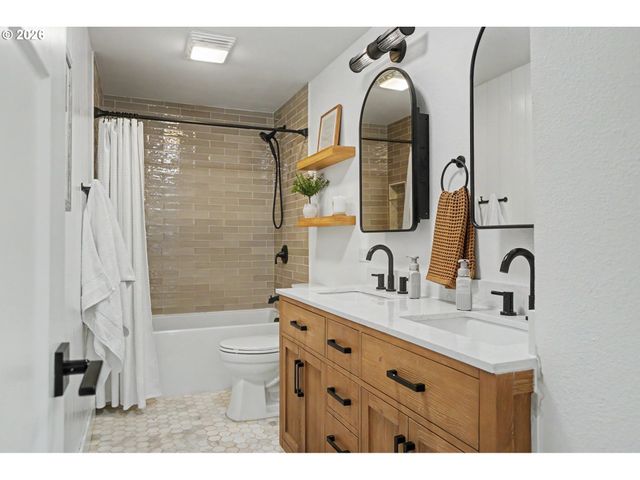 4918 VIEWCREST Rd S, Salem, OR 97302