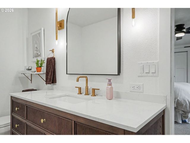 4918 VIEWCREST Rd S, Salem, OR 97302