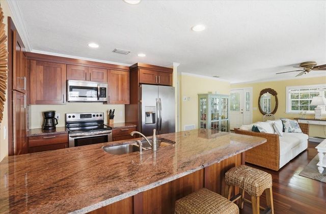 2811 GULF DRIVE, Holmes Beach, FL 34217
