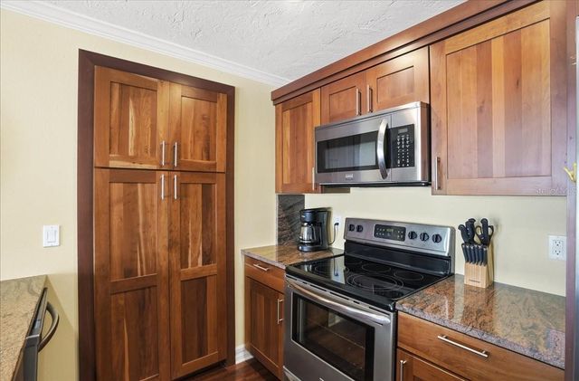 2811 GULF DRIVE, Holmes Beach, FL 34217