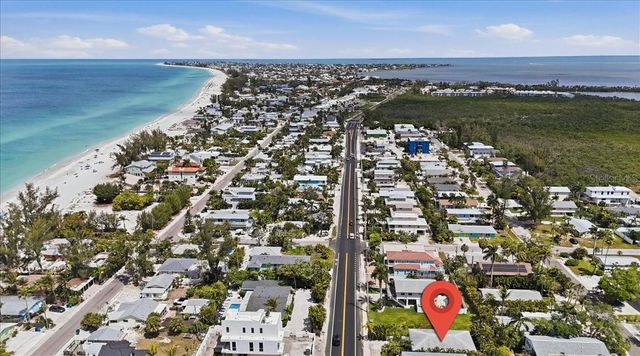 2811 GULF DRIVE, Holmes Beach, FL 34217