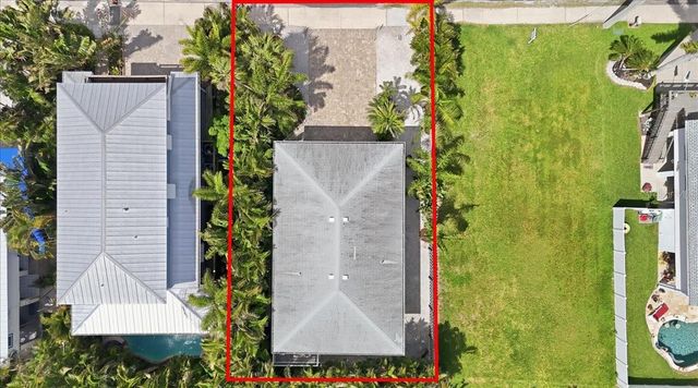 2811 GULF DRIVE, Holmes Beach, FL 34217