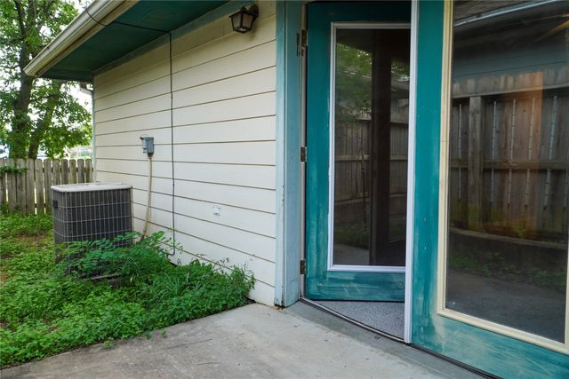 207 W Hillcrest Street B, Keene, TX 76059