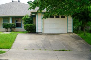 207 W Hillcrest Street B, Keene, TX 76059