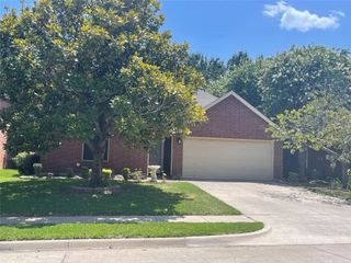 2723 Magnolia Lane, Grapevine, TX 76051