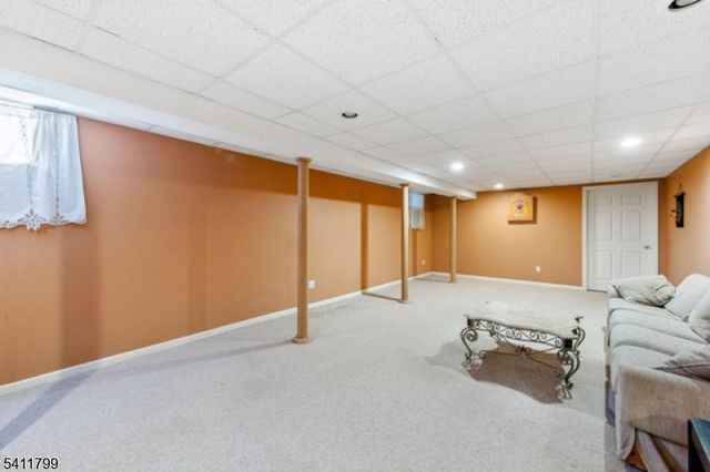 20 Windjammer Dr, Jefferson Twp., NJ 07849