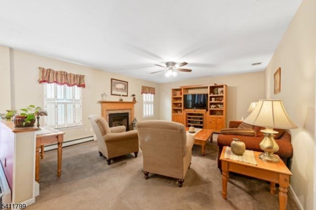 20 Windjammer Dr, Jefferson Twp., NJ 07849