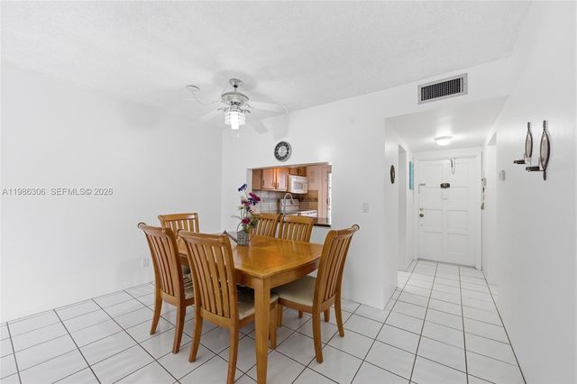 1201 Hillcrest Ct 209, Hollywood, FL 33021