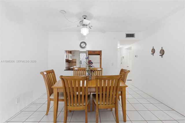 1201 Hillcrest Ct 209, Hollywood, FL 33021