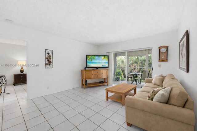 1201 Hillcrest Ct 209, Hollywood, FL 33021