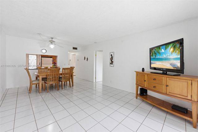 1201 Hillcrest Ct 209, Hollywood, FL 33021