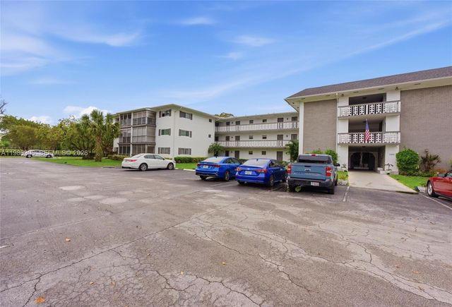 1201 Hillcrest Ct 209, Hollywood, FL 33021