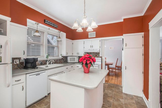 28 E 23rd Street, Holland, MI 49423