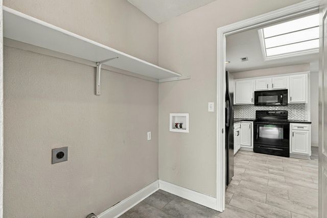 6301 RUTH ANN AVE, Hallsville, MO 65255