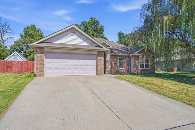 6301 RUTH ANN AVE, Hallsville, MO 65255