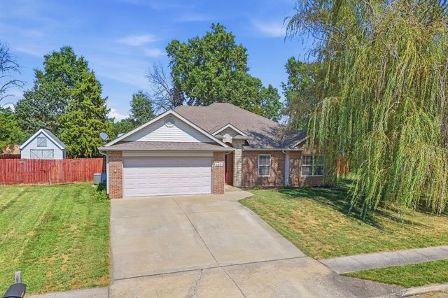 6301 RUTH ANN AVE, Hallsville, MO 65255