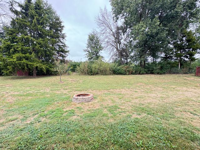 6301 RUTH ANN AVE, Hallsville, MO 65255