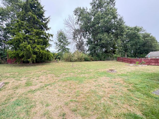 6301 RUTH ANN AVE, Hallsville, MO 65255