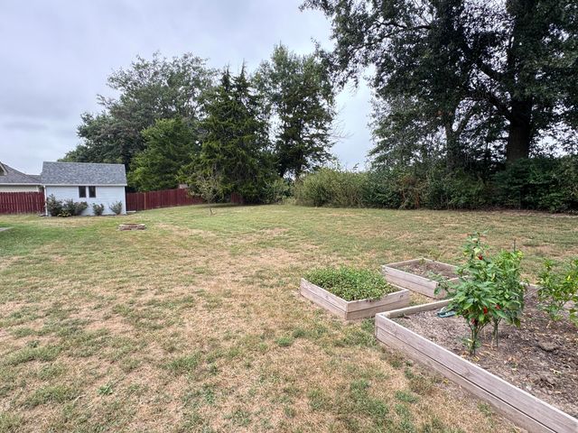 6301 RUTH ANN AVE, Hallsville, MO 65255