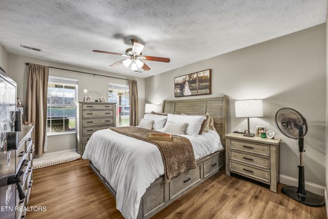 2312 Crestpark Rd, Knoxville, TN 37912