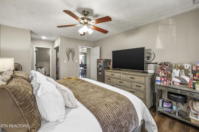 2312 Crestpark Rd, Knoxville, TN 37912