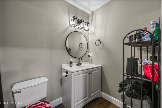 2312 Crestpark Rd, Knoxville, TN 37912