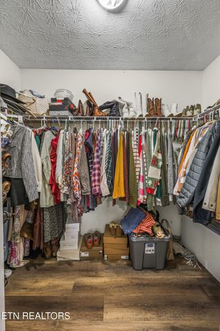 2312 Crestpark Rd, Knoxville, TN 37912