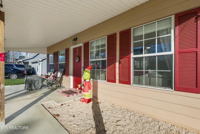 2312 Crestpark Rd, Knoxville, TN 37912