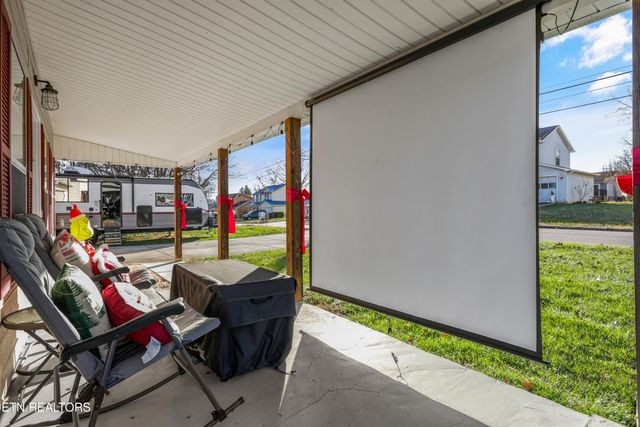 2312 Crestpark Rd, Knoxville, TN 37912