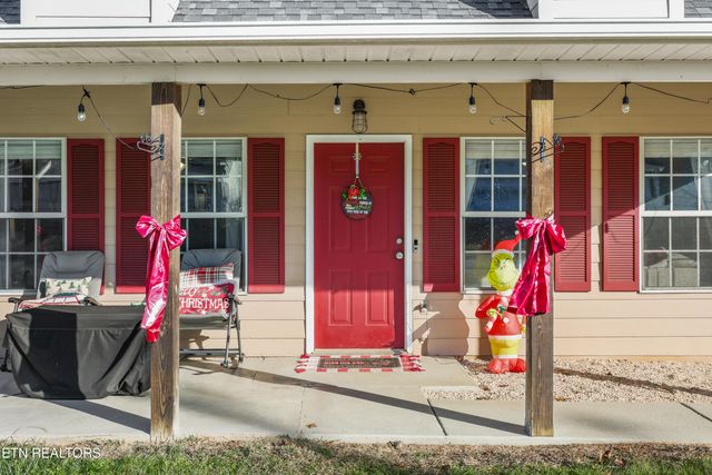 2312 Crestpark Rd, Knoxville, TN 37912