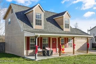 2312 Crestpark Rd, Knoxville, TN 37912