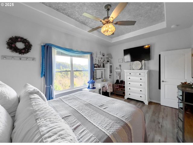 220 Ne SPRING Ave, Depoe Bay, OR 97341