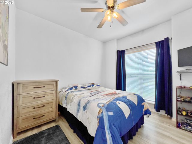 220 Ne SPRING Ave, Depoe Bay, OR 97341