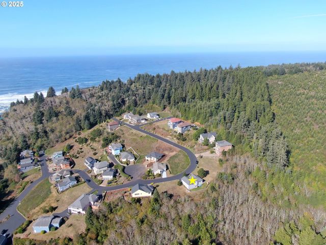 220 Ne SPRING Ave, Depoe Bay, OR 97341