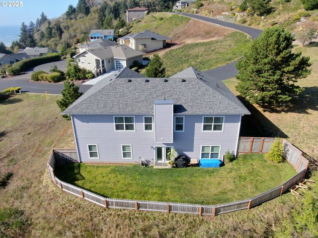220 Ne SPRING Ave, Depoe Bay, OR 97341