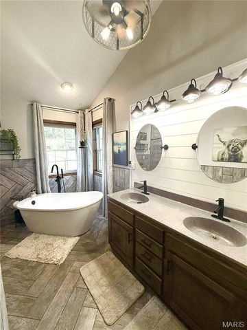 106 Park Place, Crocker, MO 65452