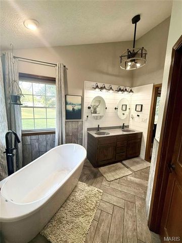 106 Park Place, Crocker, MO 65452