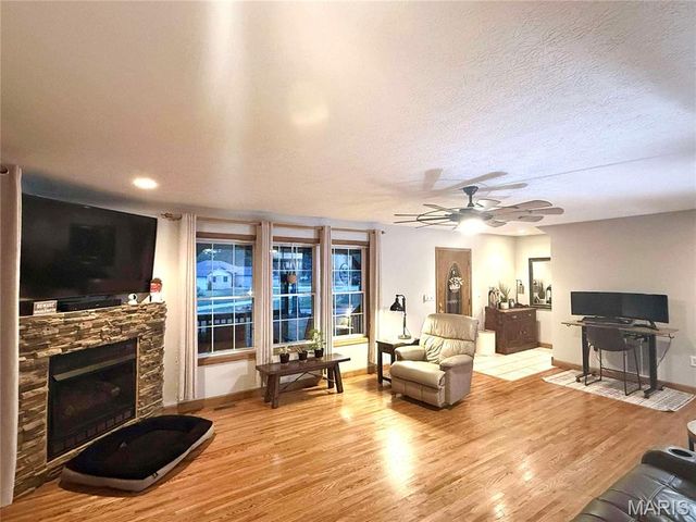 106 Park Place, Crocker, MO 65452