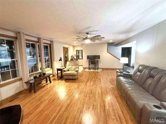 106 Park Place, Crocker, MO 65452