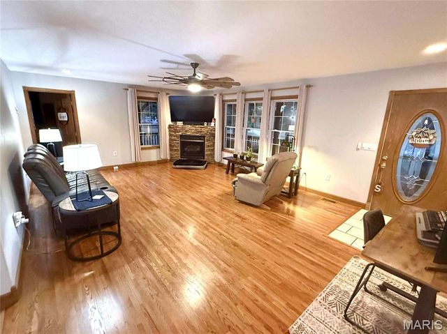 106 Park Place, Crocker, MO 65452