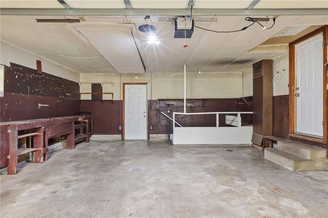 6505 Overton Avenue, Kansas City, MO 64133