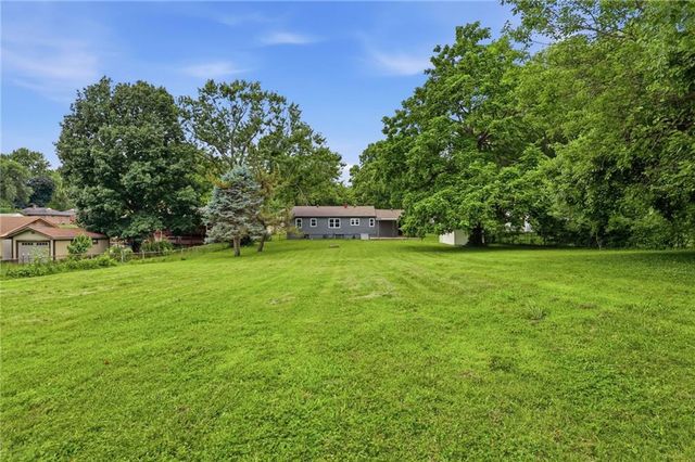 6505 Overton Avenue, Kansas City, MO 64133