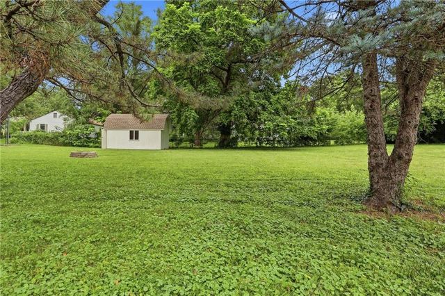 6505 Overton Avenue, Kansas City, MO 64133