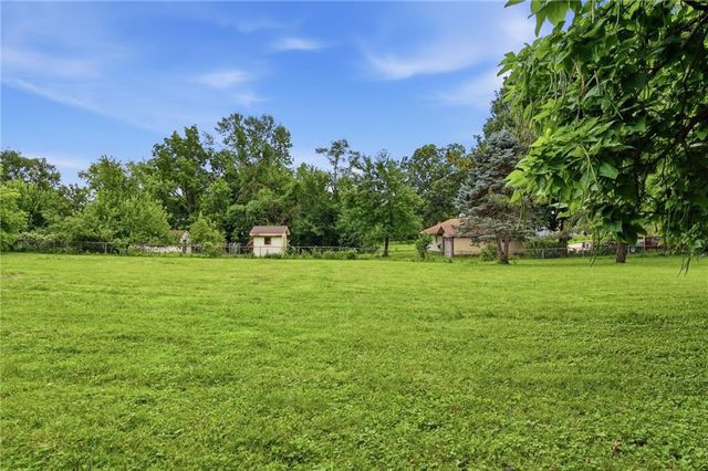 6505 Overton Avenue, Kansas City, MO 64133
