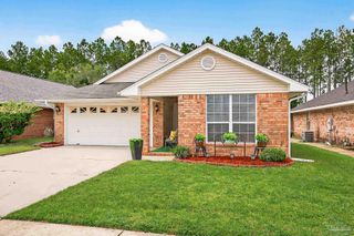 21 Easton St, Pensacola, FL 32533