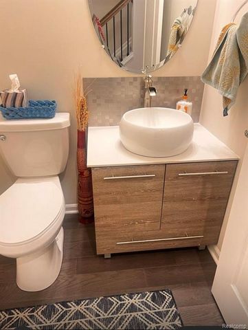 40111 Premier Drive 21, Plymouth, MI 48170