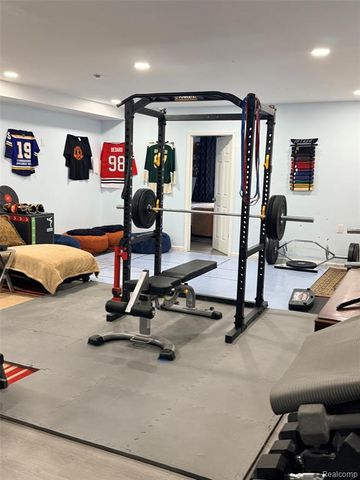 40111 Premier Drive 21, Plymouth, MI 48170