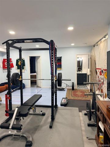 40111 Premier Drive 21, Plymouth, MI 48170