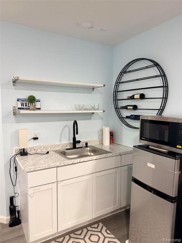 40111 Premier Drive 21, Plymouth, MI 48170